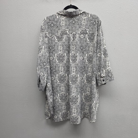 Catherines Shirt Womens 3X Black White Geometric Button Front Roll Tab Tunic - Picture 5 of 11